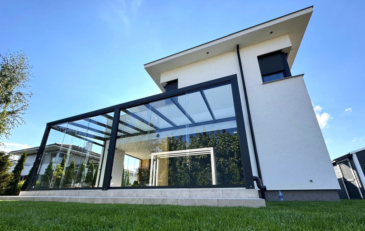 Kaltwintergarten mit großer Glasfront